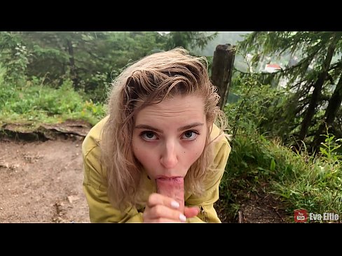 ❤️ 公開フェラチオの後、ザーメンを飲み込む少女 - エヴァ・エルフィ ❤ ロシアポルノ ❌️